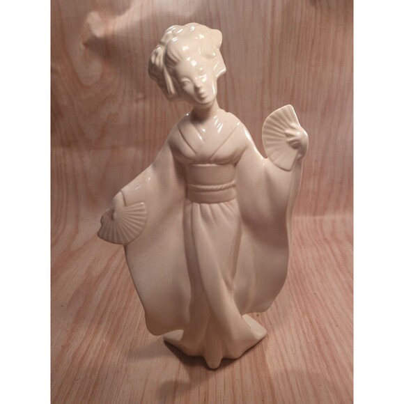 Vintage White Ceramic Porcelain Geisha Girl Woman Japan Figurine Statue - Picture 5 of 11